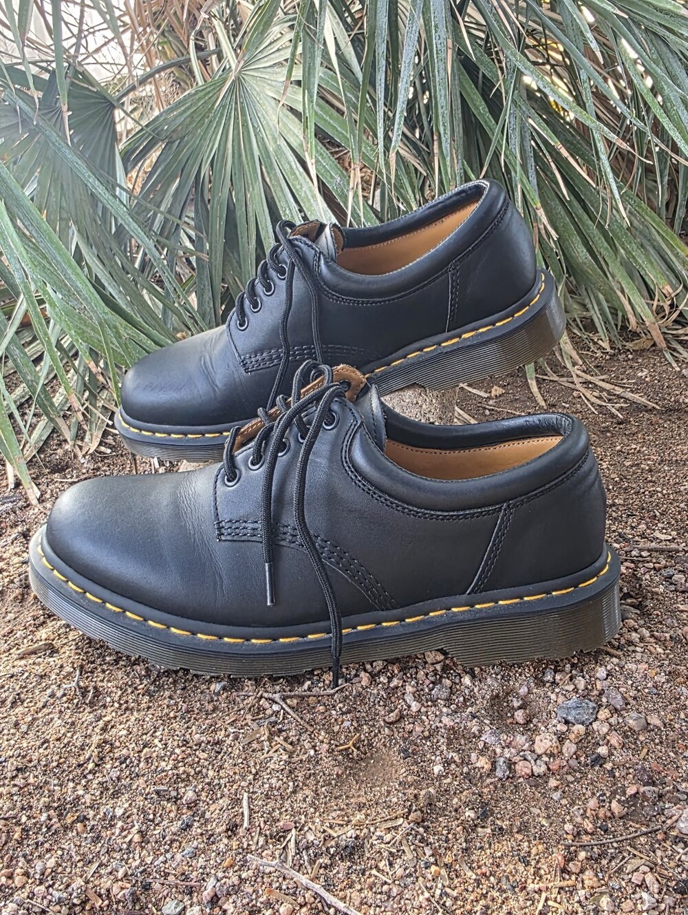 Men's Dr Martens Shoes 8053 Slip Resistant Soles Black Size 11